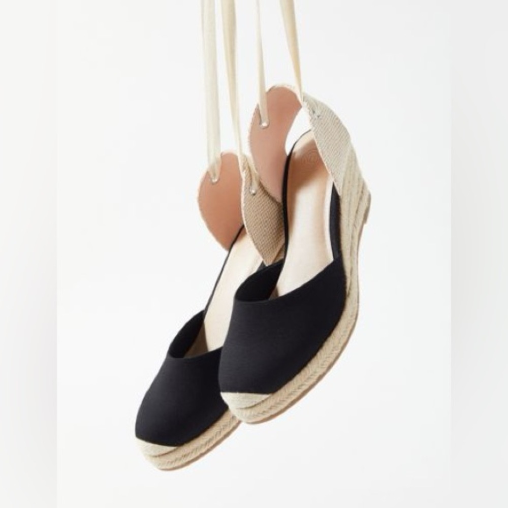 Urban Outfitters Poppy Espadrille Wedge - size US 7 EU 38
